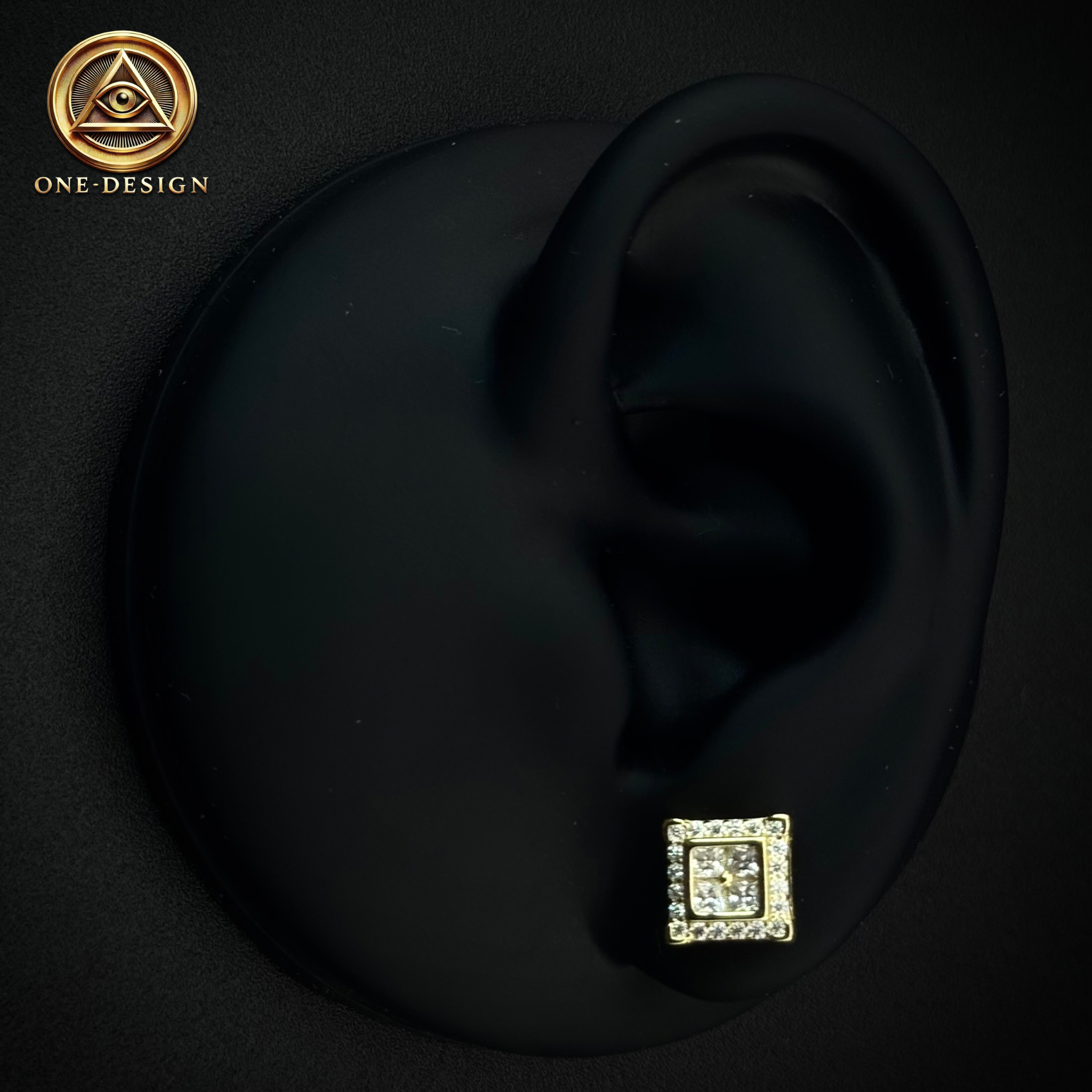 Moissanite square
