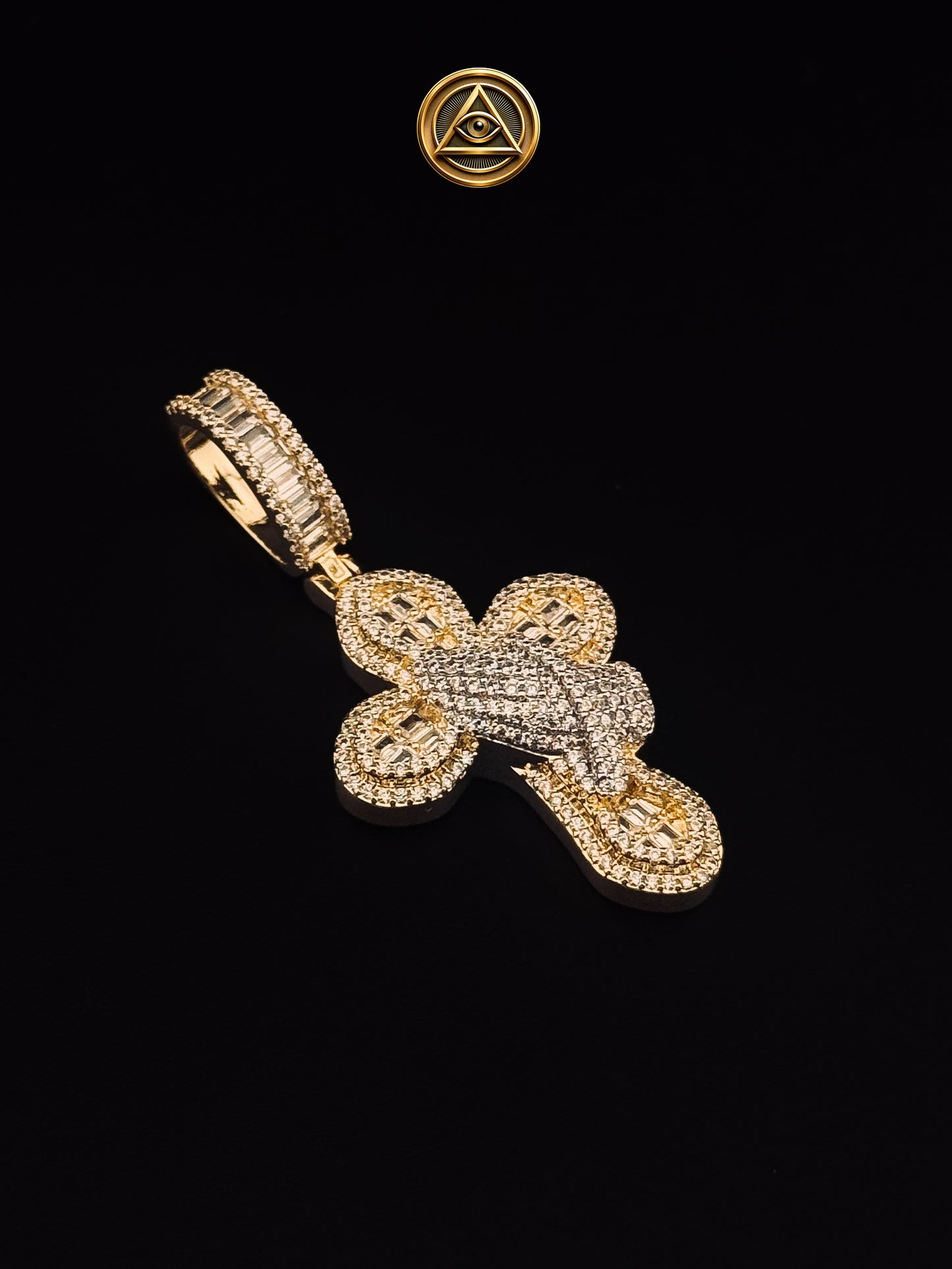 CROSS Praying PENDANT — Dije Cruz Baguette Iced
