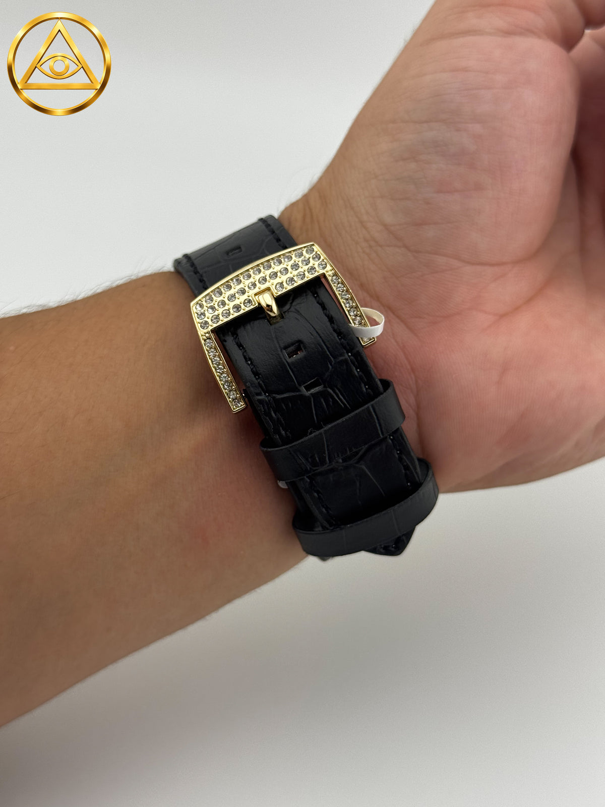 ROMAN ICED WATCH — Reloj Redondo Numerales Romanos Correa Cuero