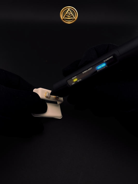 VVSD CLUSTER STUDS — Aretes Cuadrados Iced 7mm