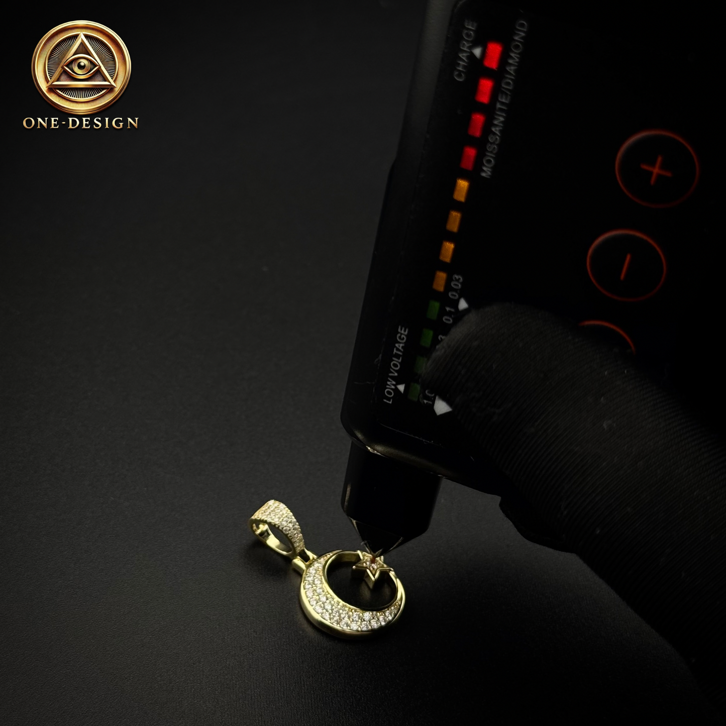 Moissanite star moon