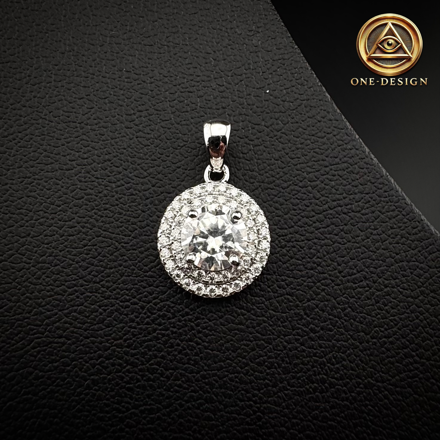 Moissanite stone