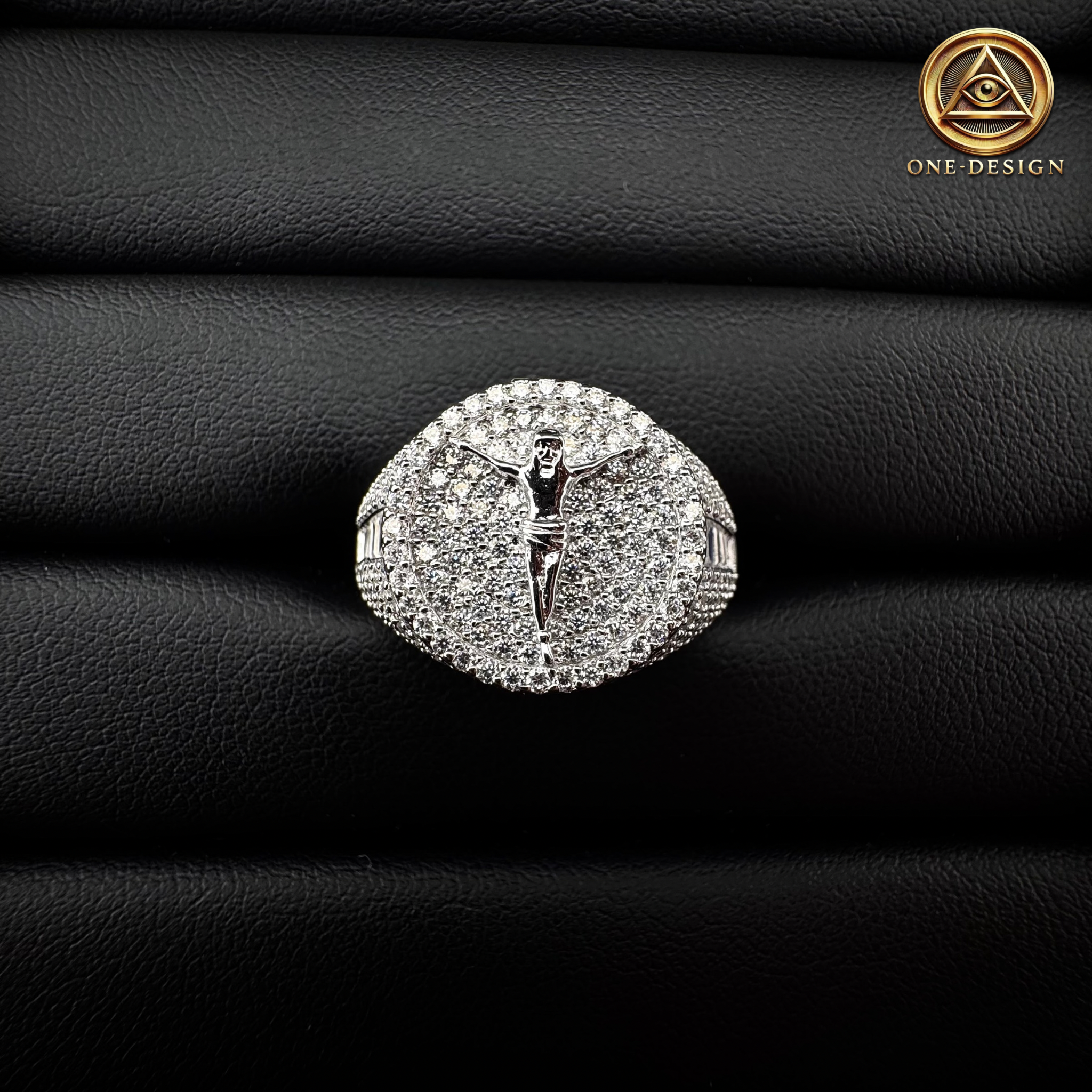 Moissanite ring saint