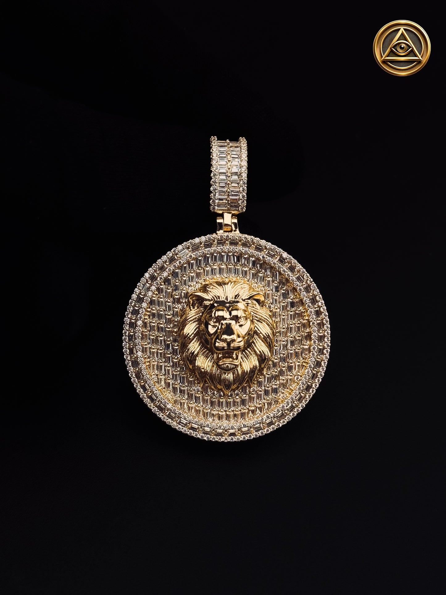 LION HEAD PENDANT — Dije Cabeza de León Baguette Iced