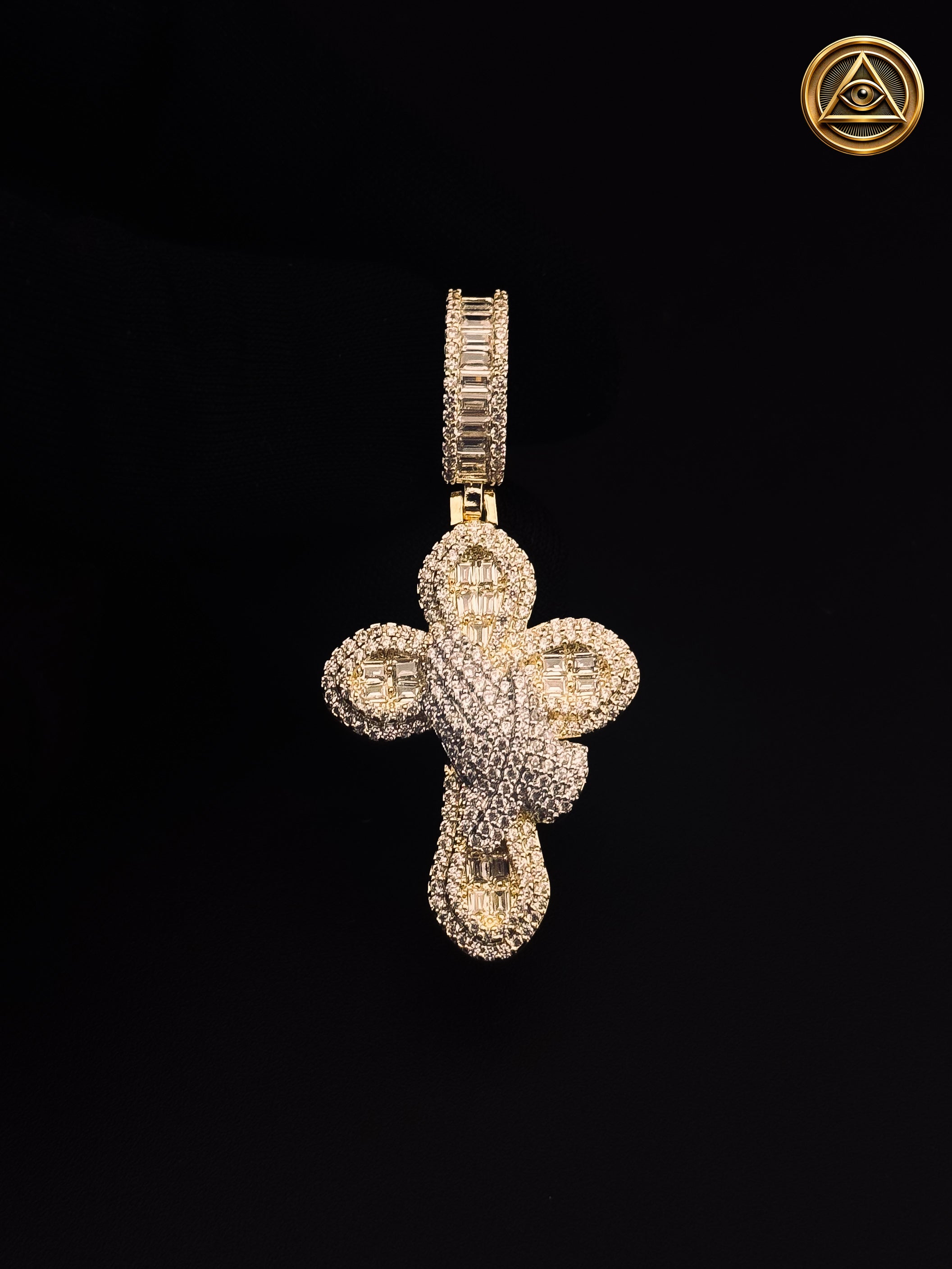 CROSS Praying PENDANT — Dije Cruz Baguette Iced