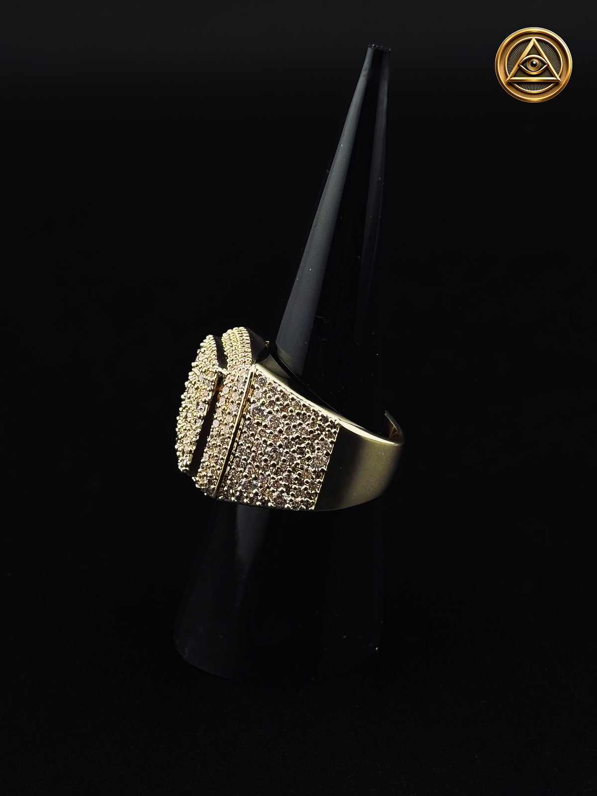 PAVÉ SIGNET RING — Anillo Cuadrado Iced 18mm