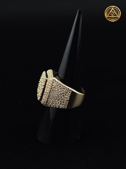 PAVÉ SIGNET RING — Anillo Cuadrado Iced 18mm