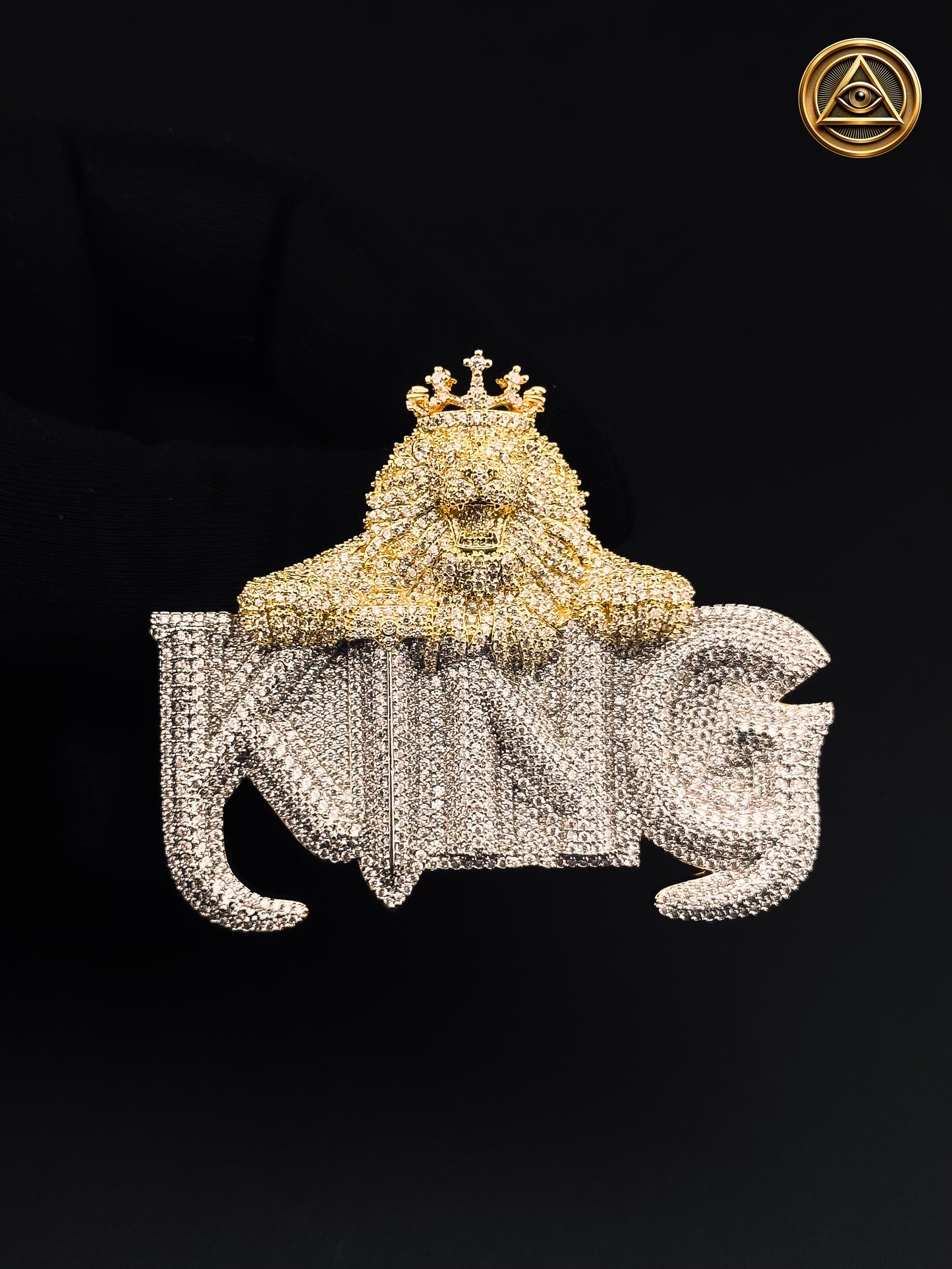 KING LION WORD PENDANT — Dije León KING Two Tone