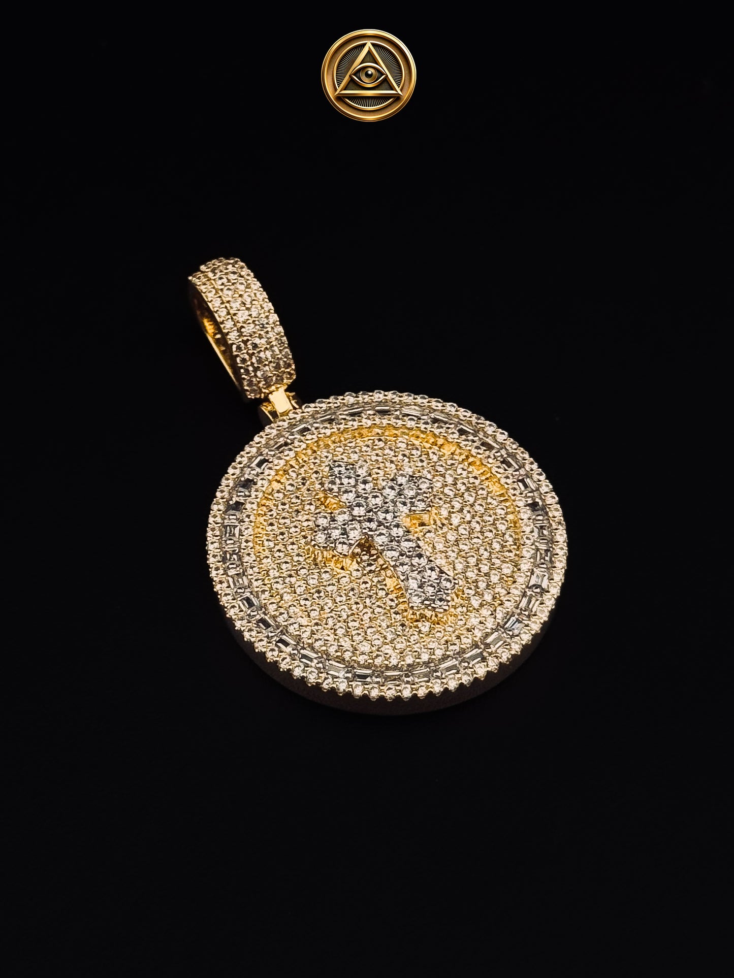 CROSS COIN PENDANT — Dije Moneda Cruz Baguette Iced