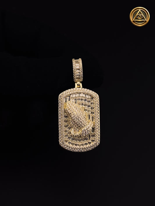 PRAYING HANDS DOG TAG PENDANT — Dije Placa Manos Orando Baguette Iced