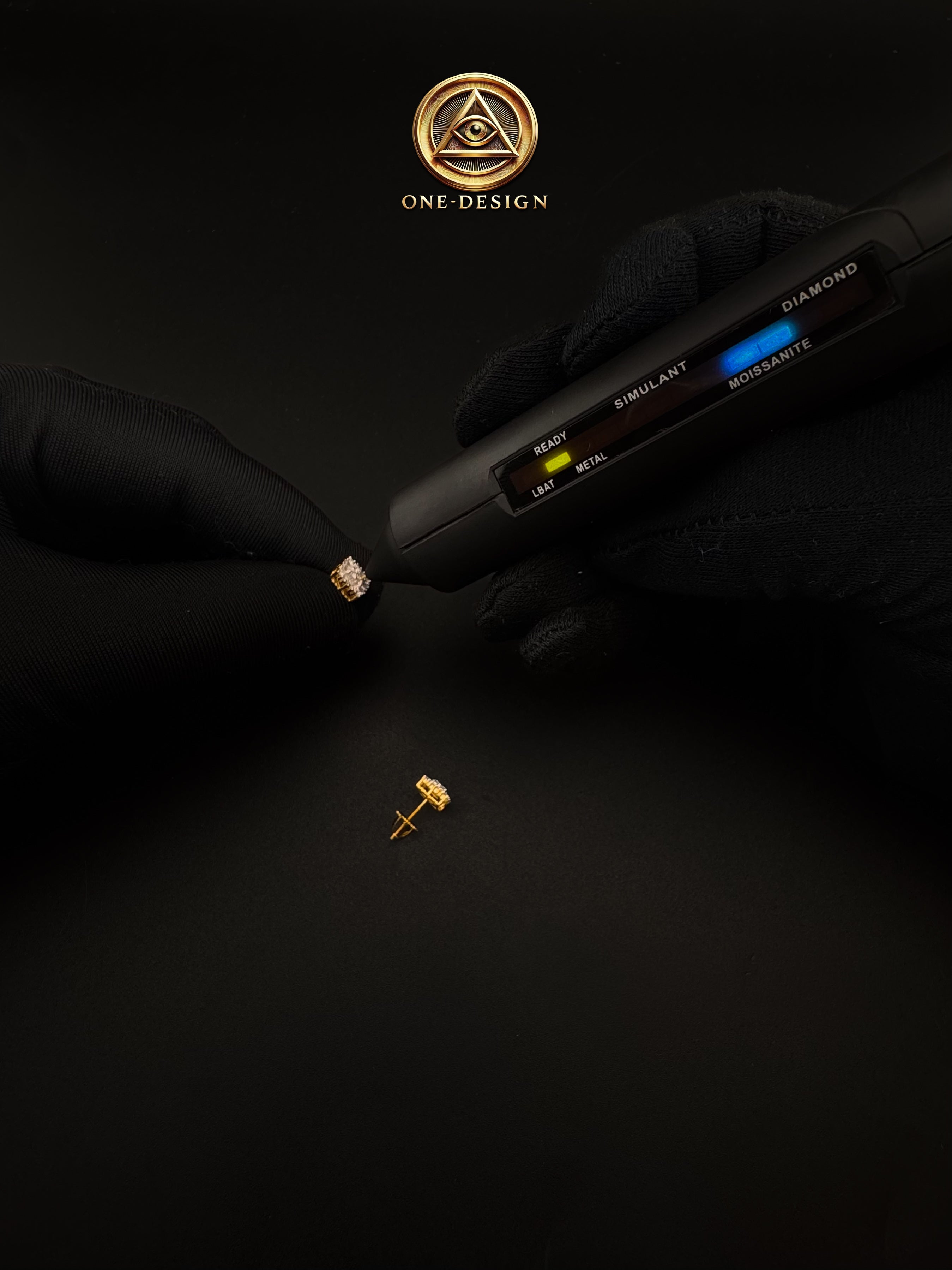 Moissanite square shiny