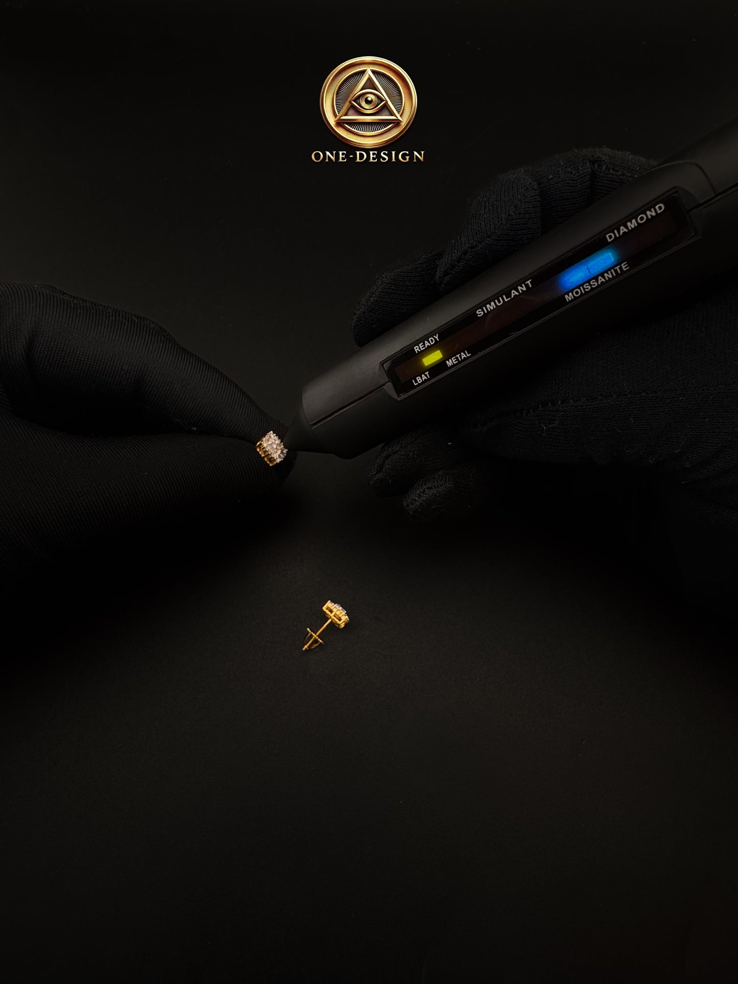 Moissanite square shiny