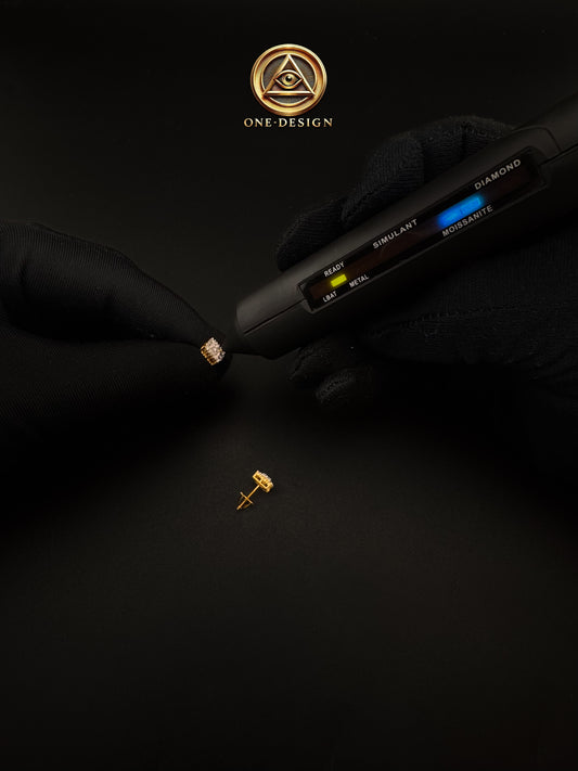 Moissanite square shiny