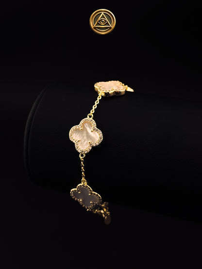 CLOVER PEARL BRACELET — Pulsera Trébol Nácar Ajustable