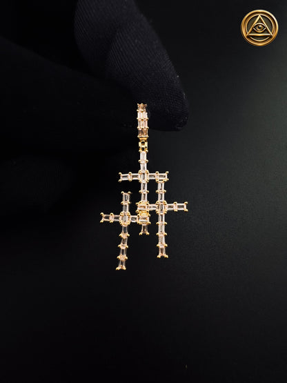 TRIPLE CROSS PENDANT — Cruz Triple Baguette