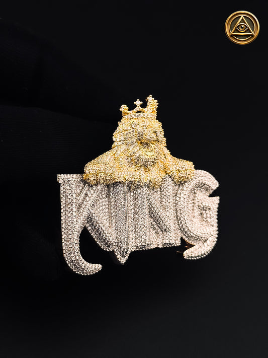 KING LION WORD PENDANT — Dije León KING Two Tone