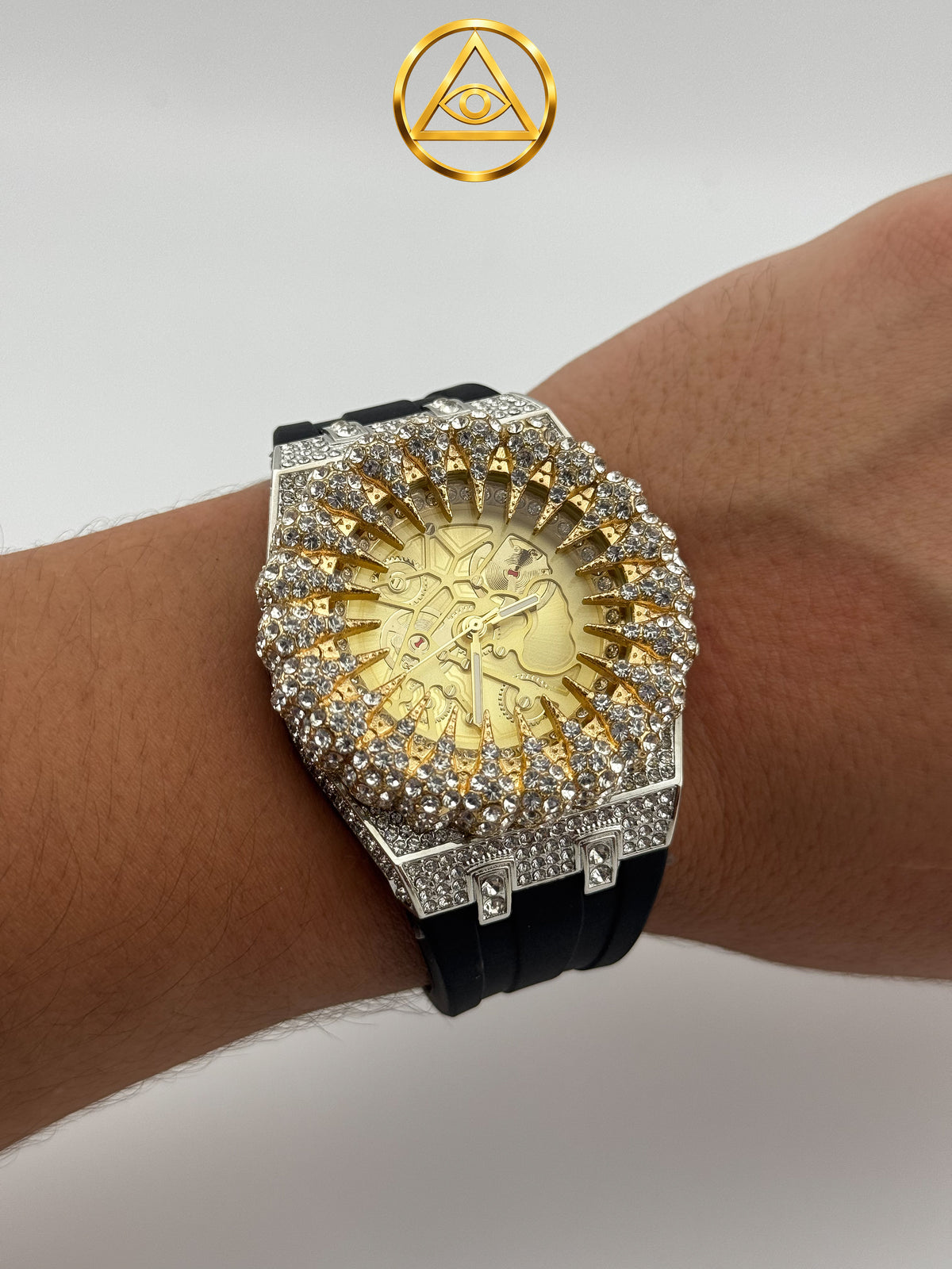 SUNBURST ICED WATCH TWO TONE GOLD — Reloj Tonneau Skeleton Iced Out Plata y Oro