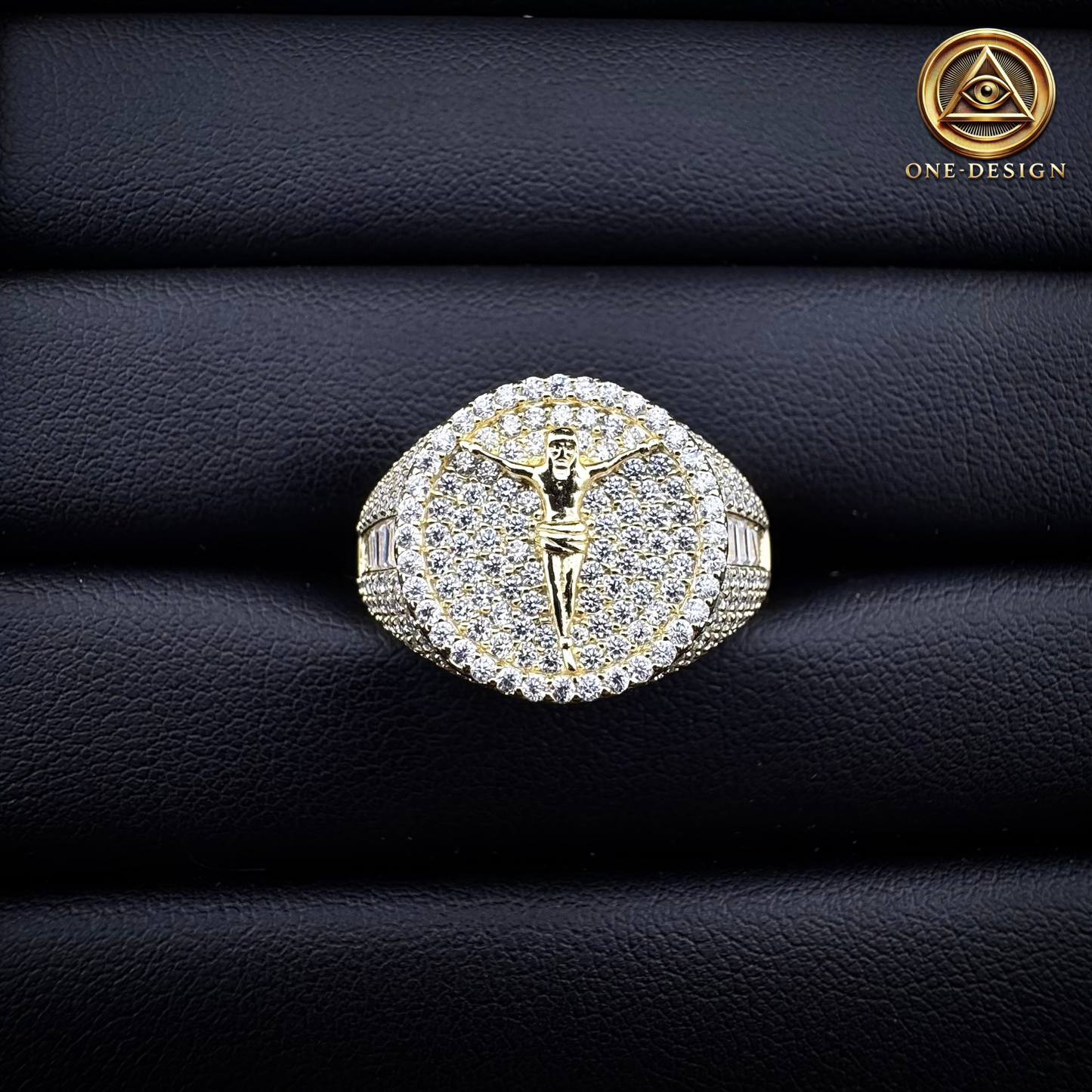 Moissanite ring saint